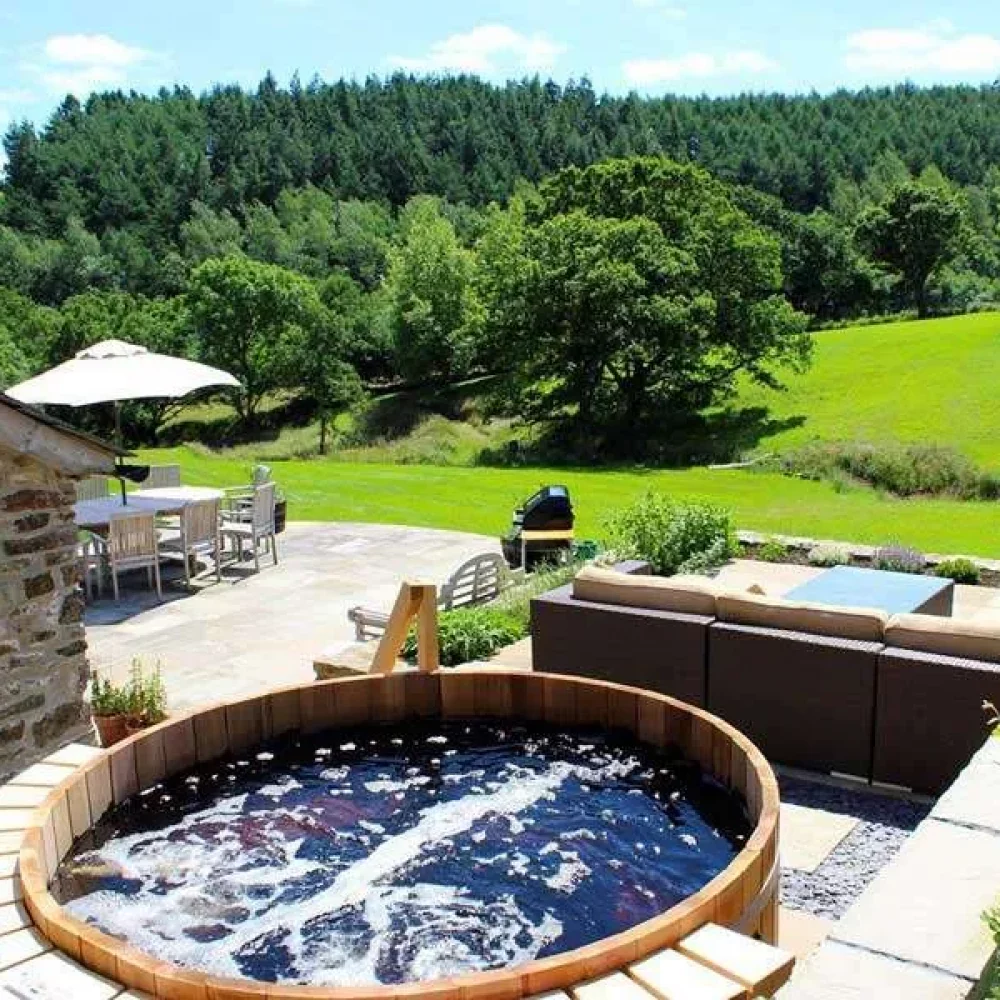 garden-hottub