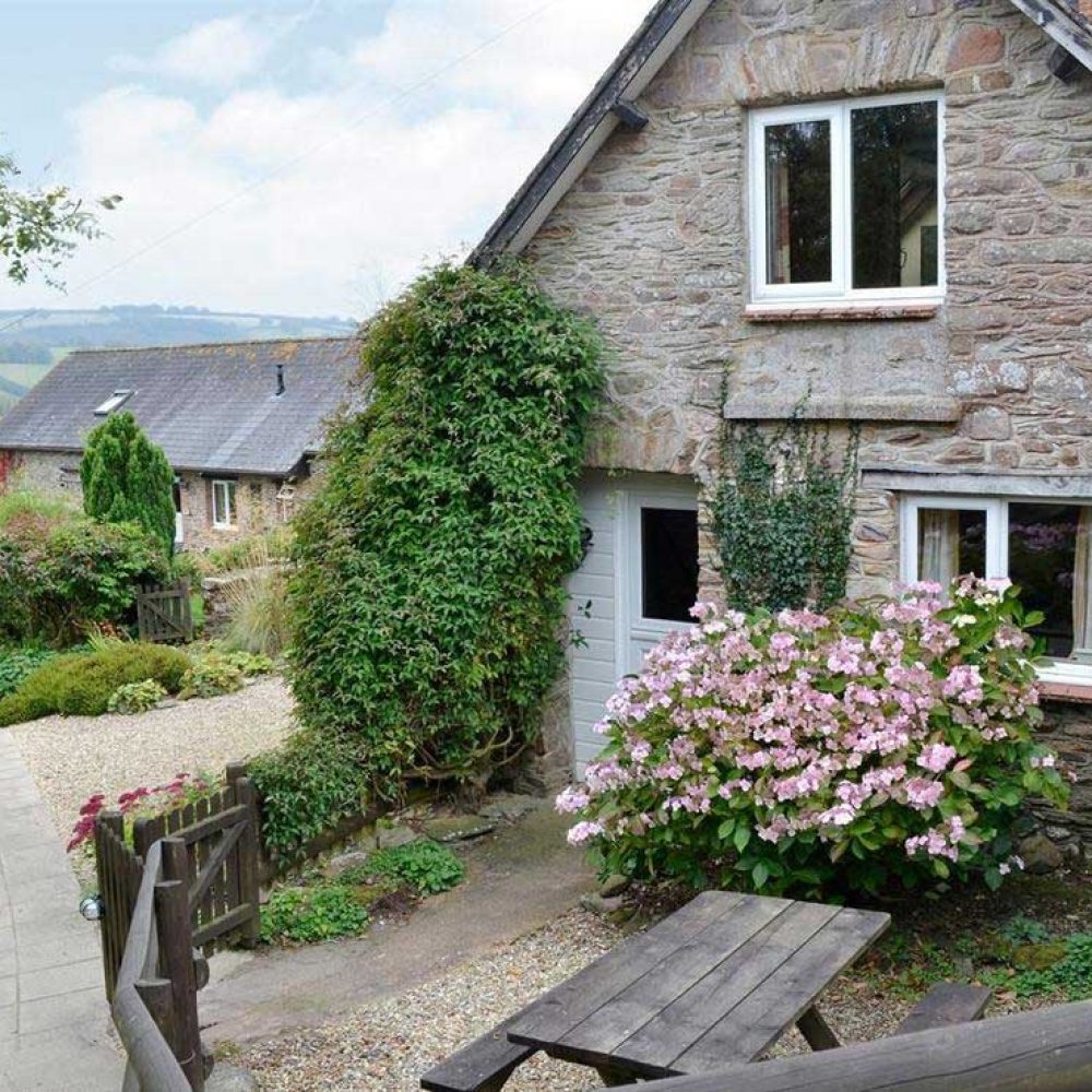 holiday_stable-exterior